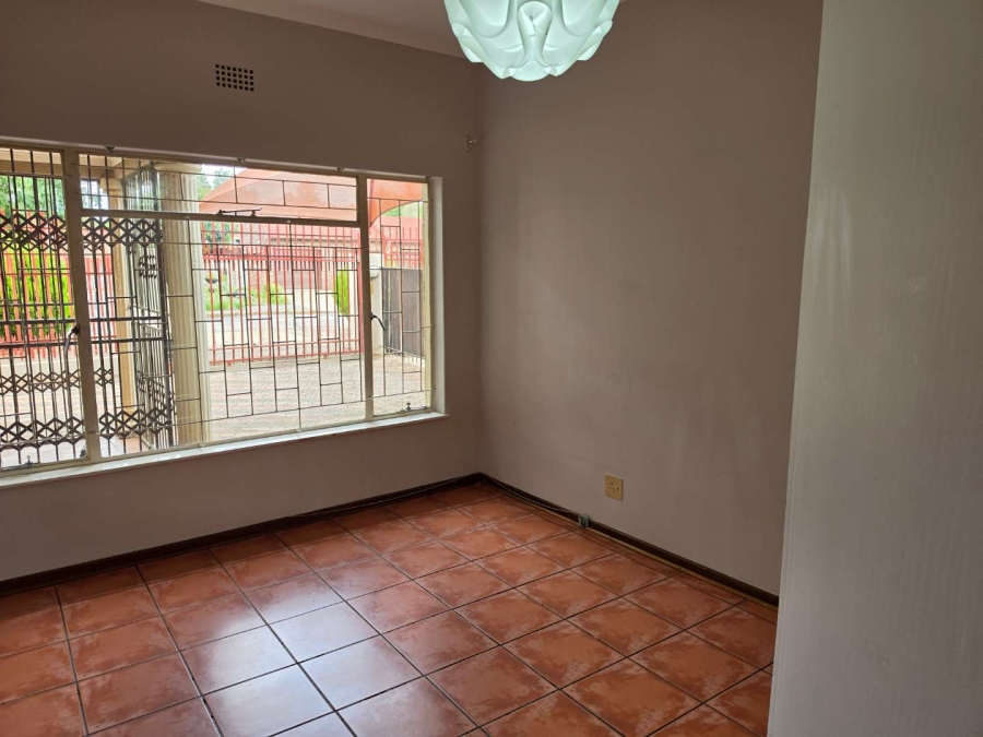 3 Bedroom Property for Sale in Rhodesdene Northern Cape